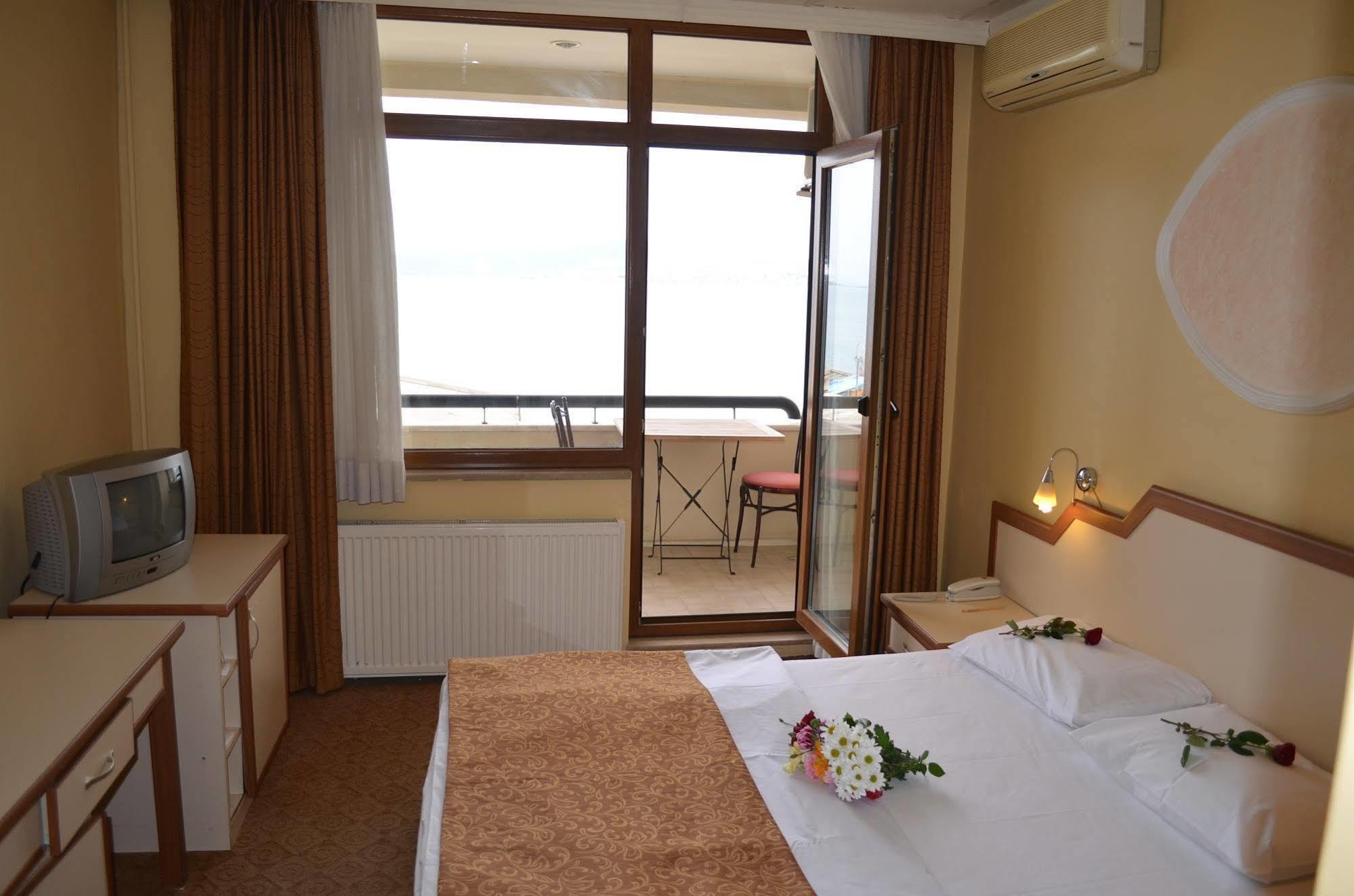 Ayvalik Palas Hotel Exterior foto